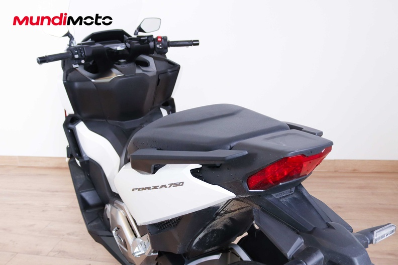 Motorbike image 9