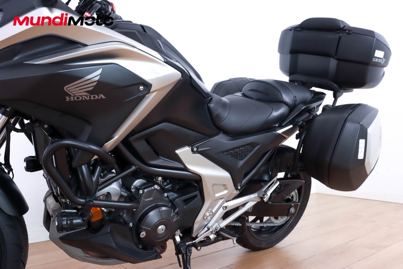 Motorbike image 8