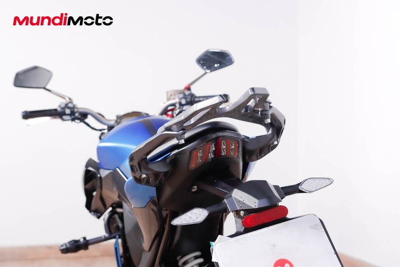Motorbike image 9