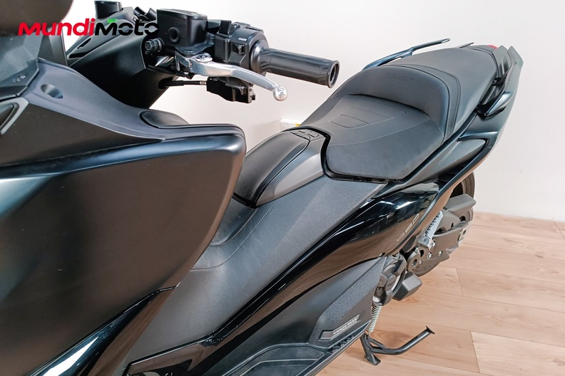 Motorbike image 9
