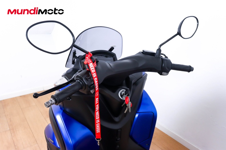 Motorbike image 10