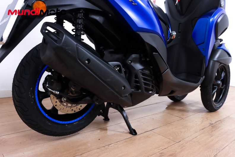 Motorbike image 3