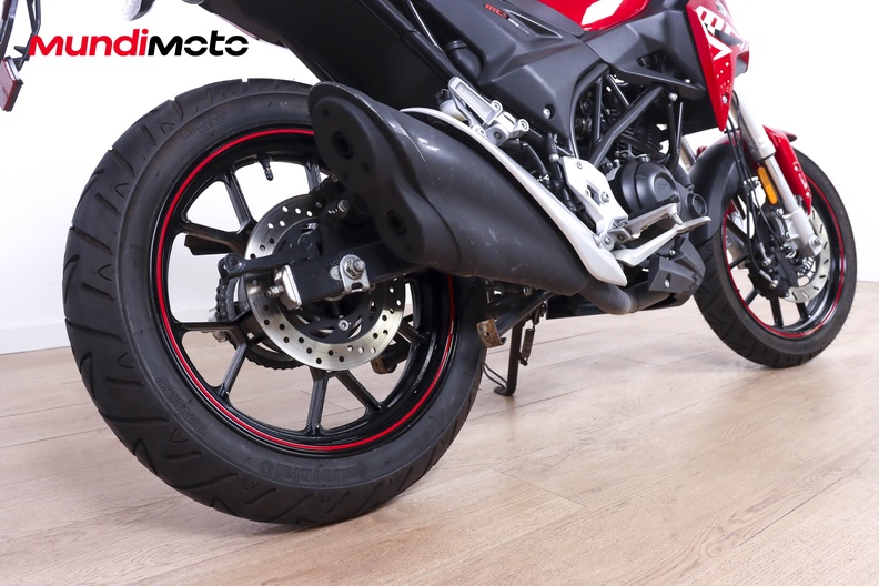 Motorbike image 3