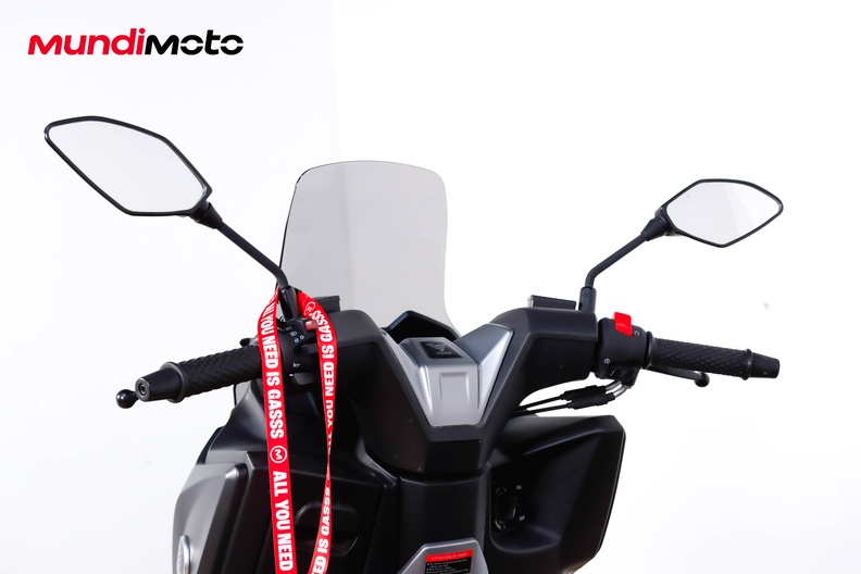 Motorbike image 10