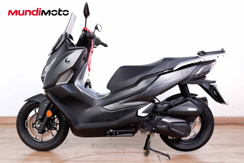 Motorbike image 5