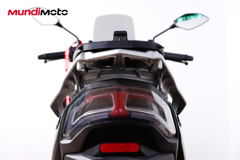 Motorbike image 9