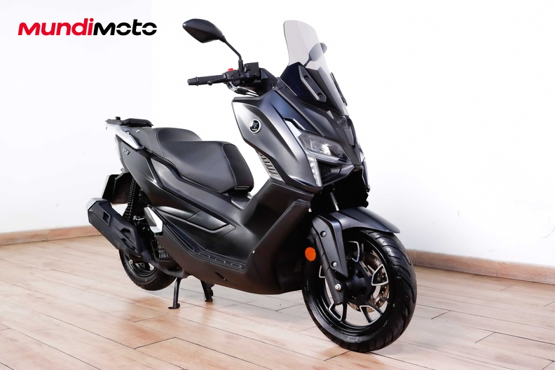 Motorbike image 1