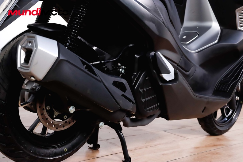 Motorbike image 3