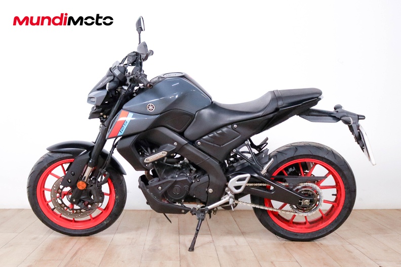 Motorbike image 5