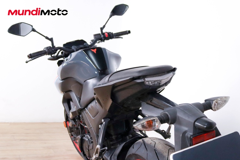 Motorbike image 9