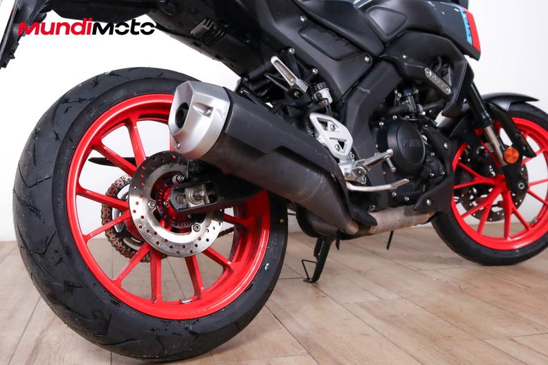Motorbike image 3