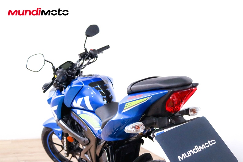 Motorbike image 9