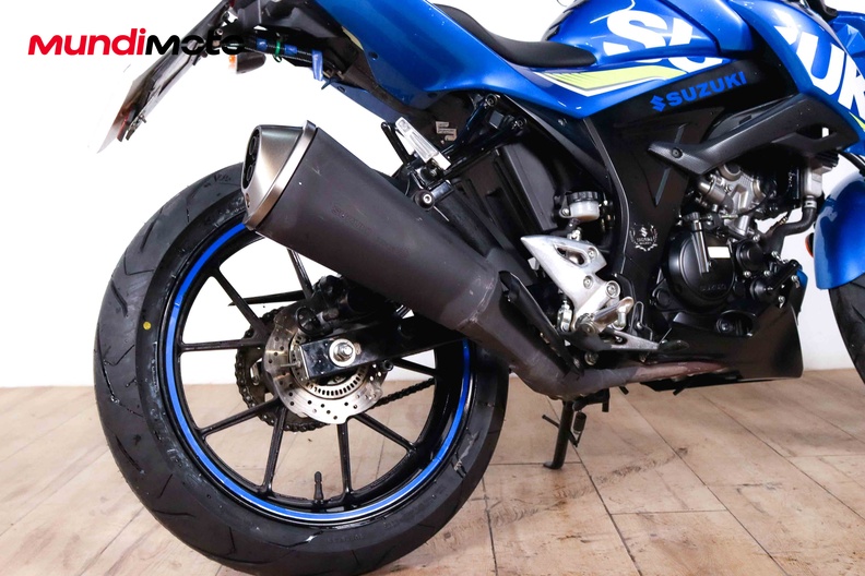 Motorbike image 3