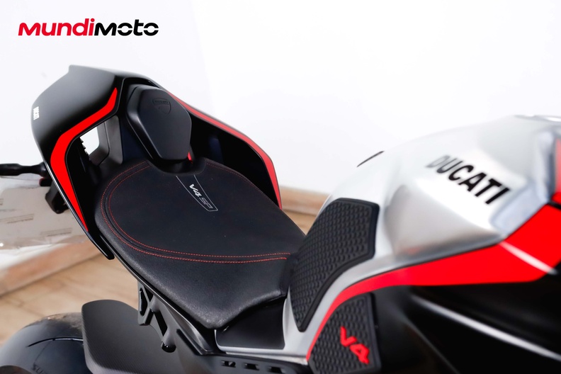Motorbike image 13