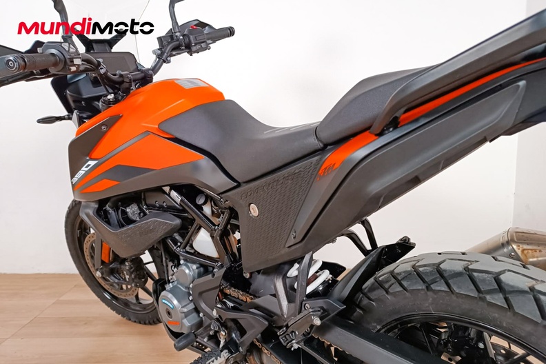 Motorbike image 8