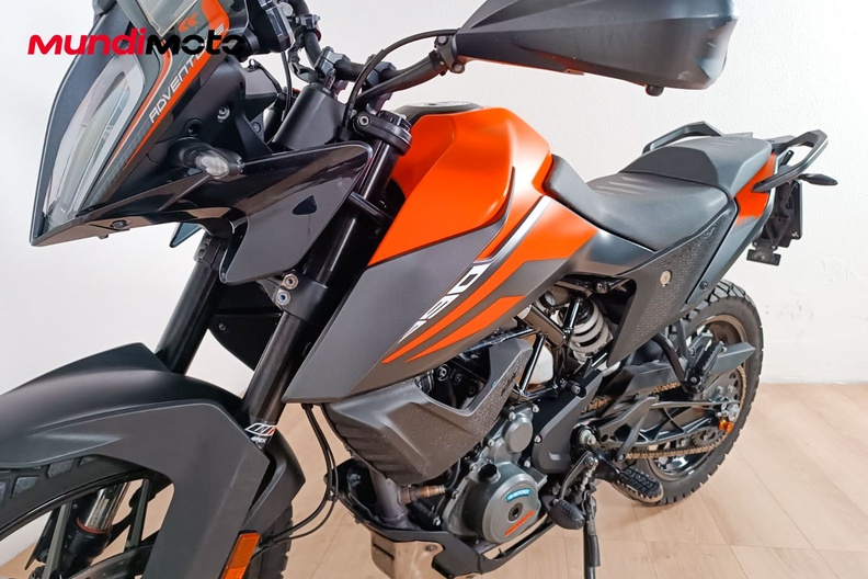Motorbike image 9