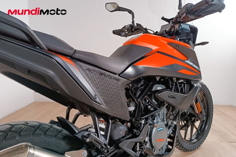 Motorbike image 3