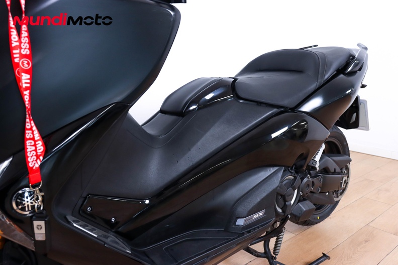 Motorbike image 8