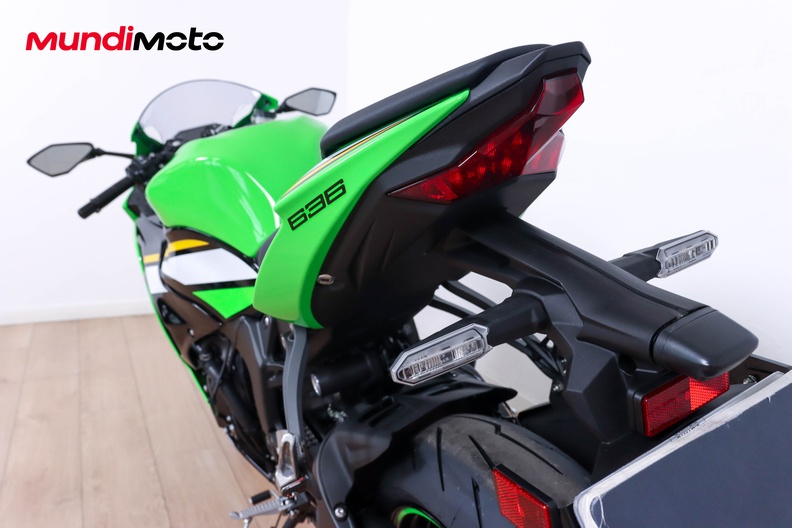 Motorbike image 9