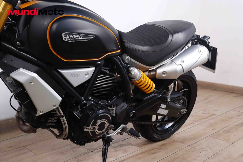 Motorbike image 9