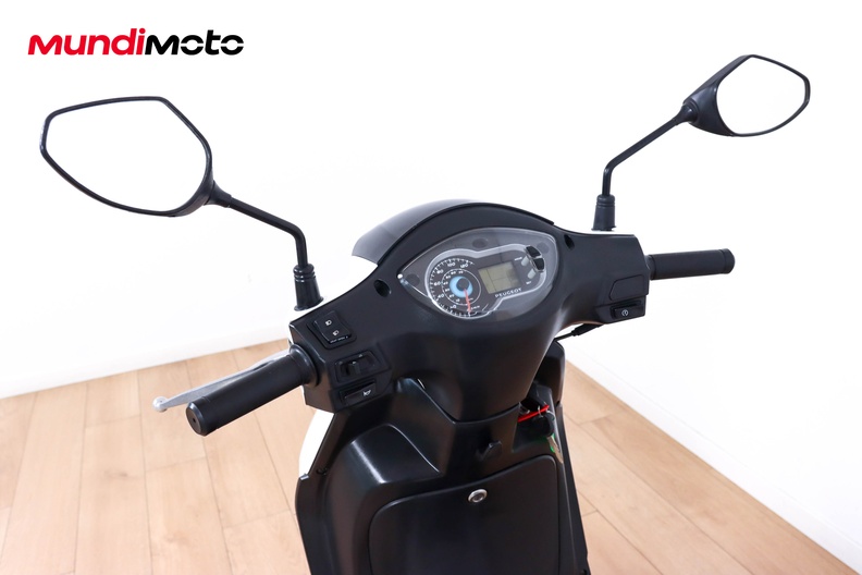 Motorbike image 10