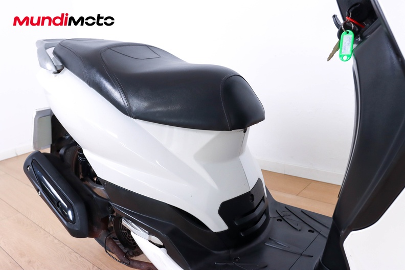 Motorbike image 12
