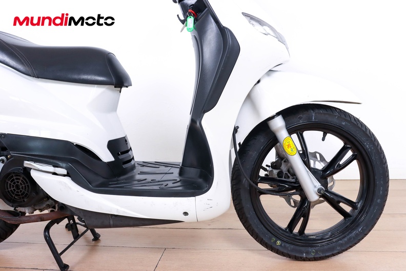 Motorbike image 13