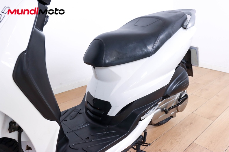 Motorbike image 8