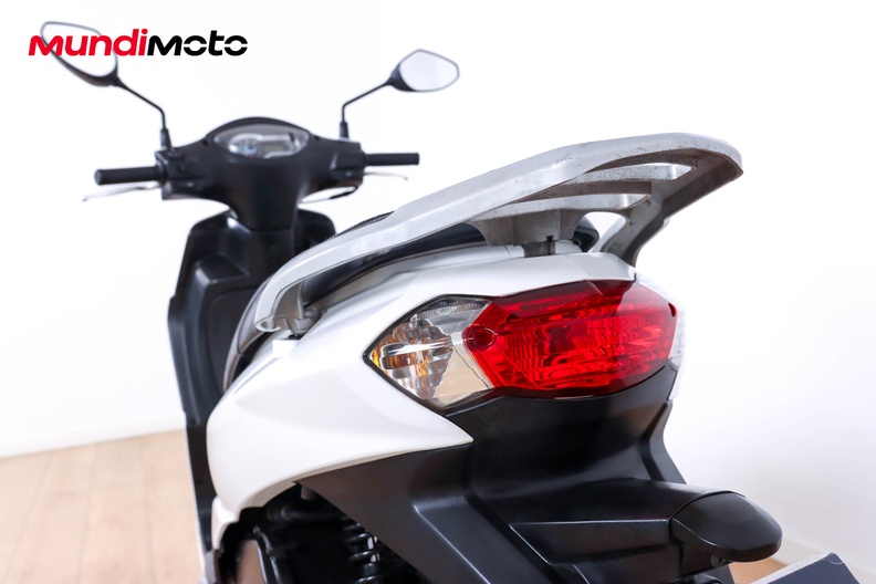 Motorbike image 9