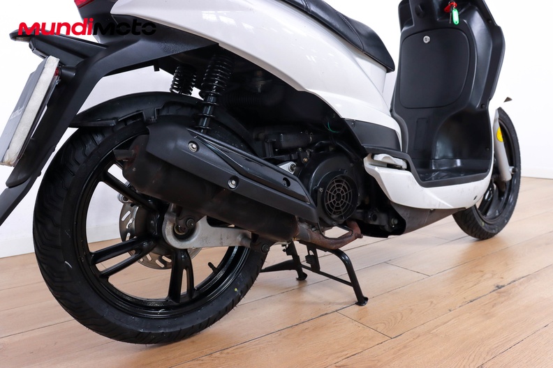 Motorbike image 3