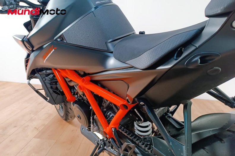 Motorbike image 8