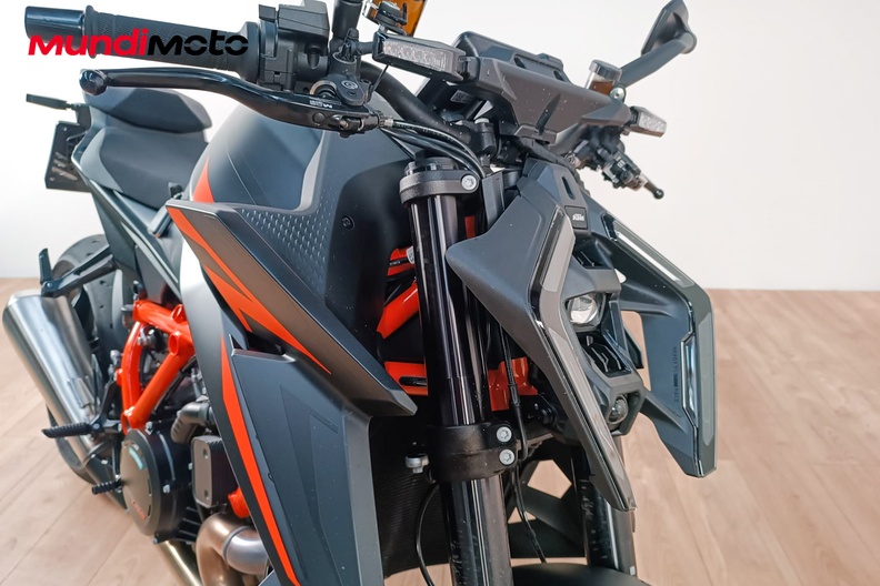 Motorbike image 4