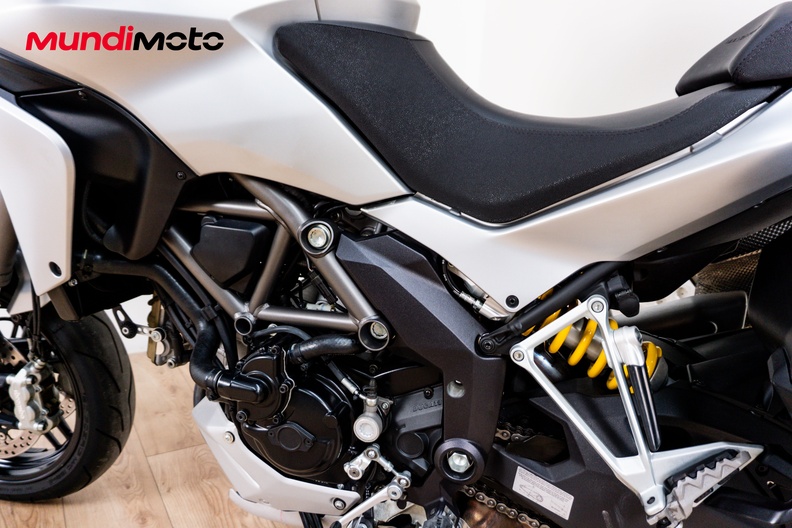 Motorbike image 8