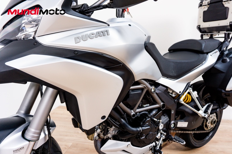 Motorbike image 9