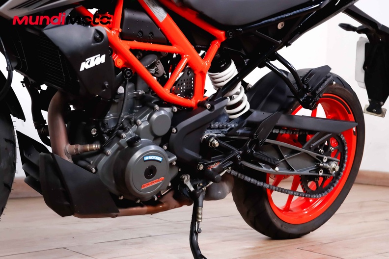 Motorbike image 8