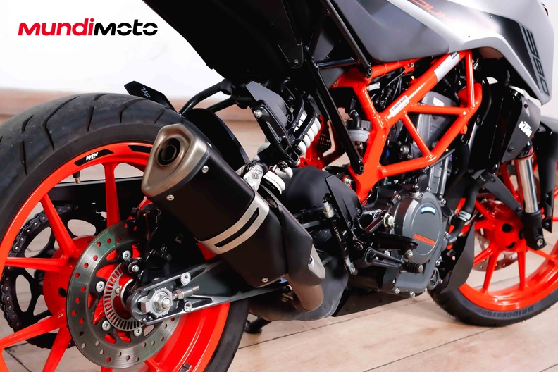 Motorbike image 3