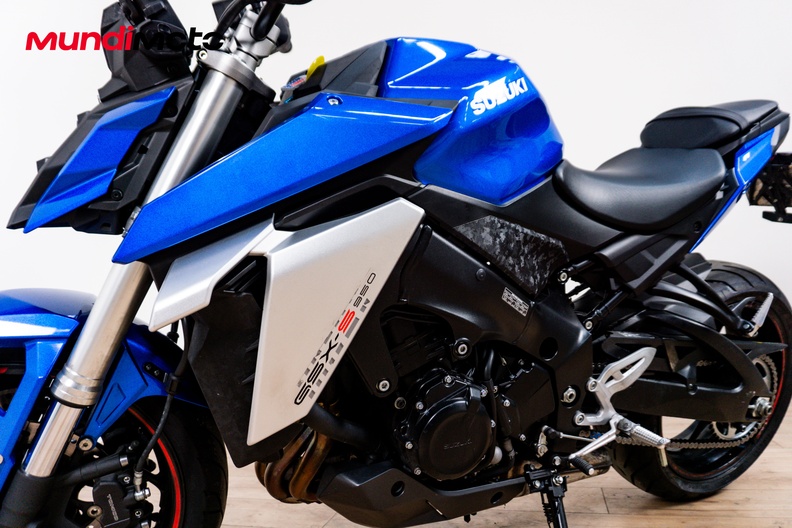 Motorbike image 9