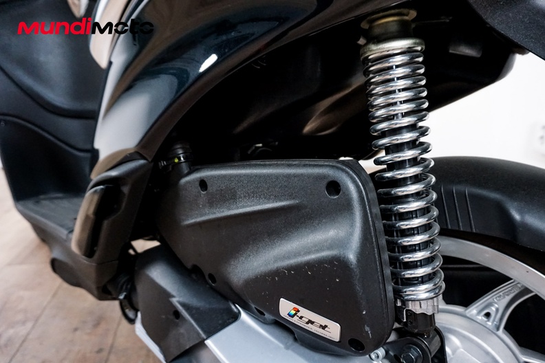Motorbike image 8