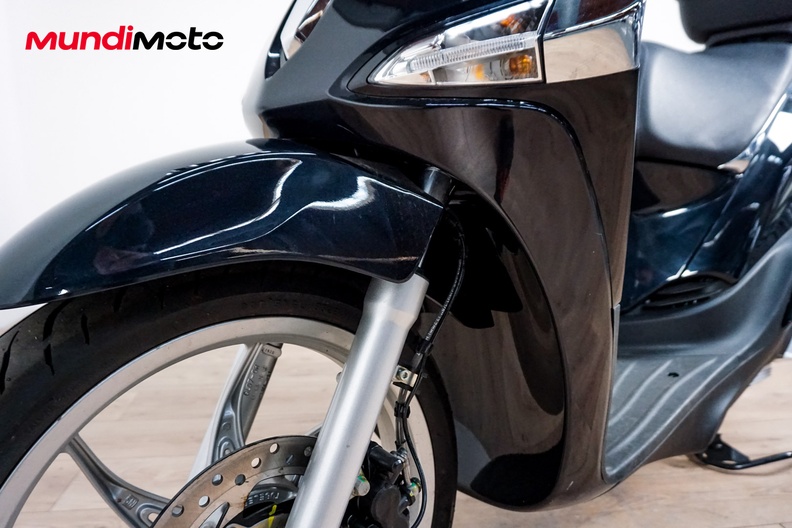 Motorbike image 9