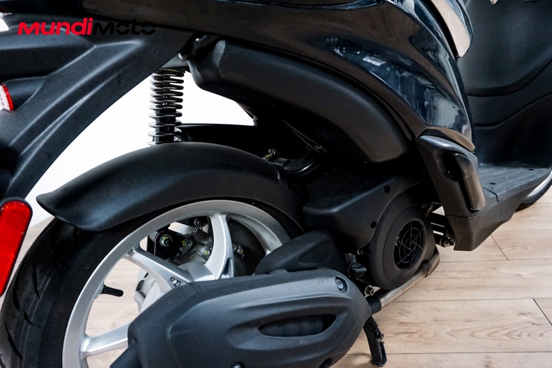 Motorbike image 3