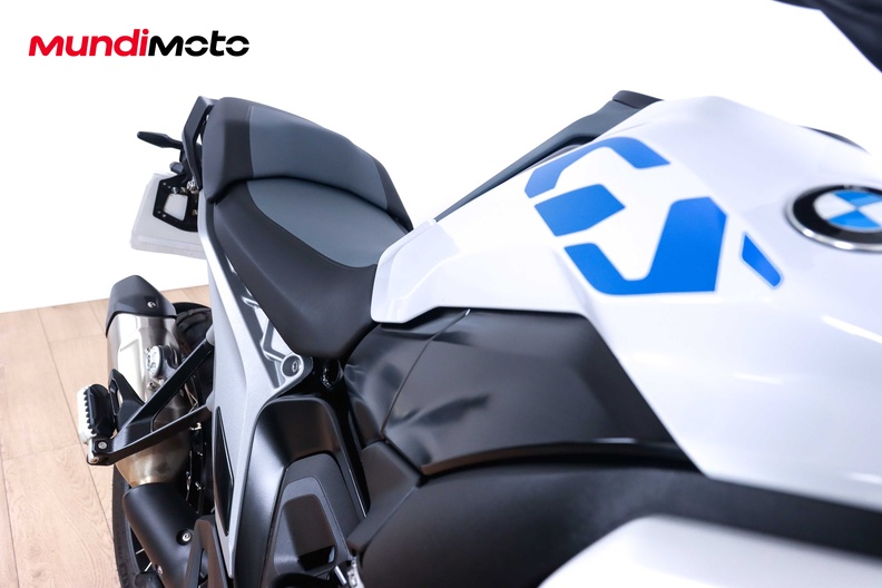 Motorbike image 13
