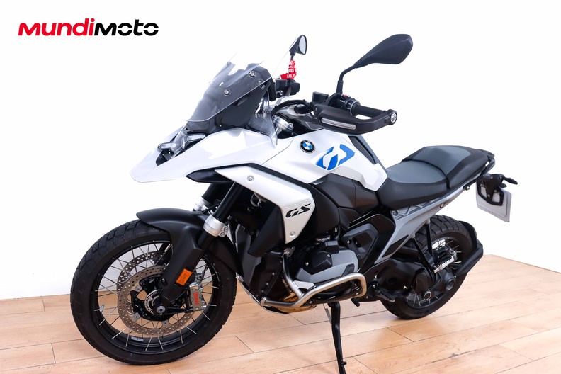 Motorbike image 7