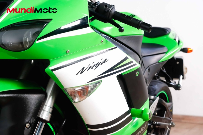 Motorbike image 8