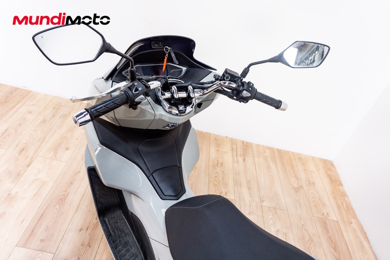 Motorbike image 10