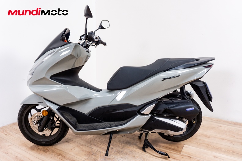 Motorbike image 5