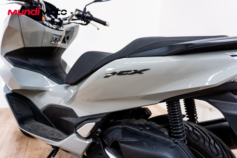 Motorbike image 8