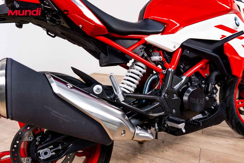 Motorbike image 3
