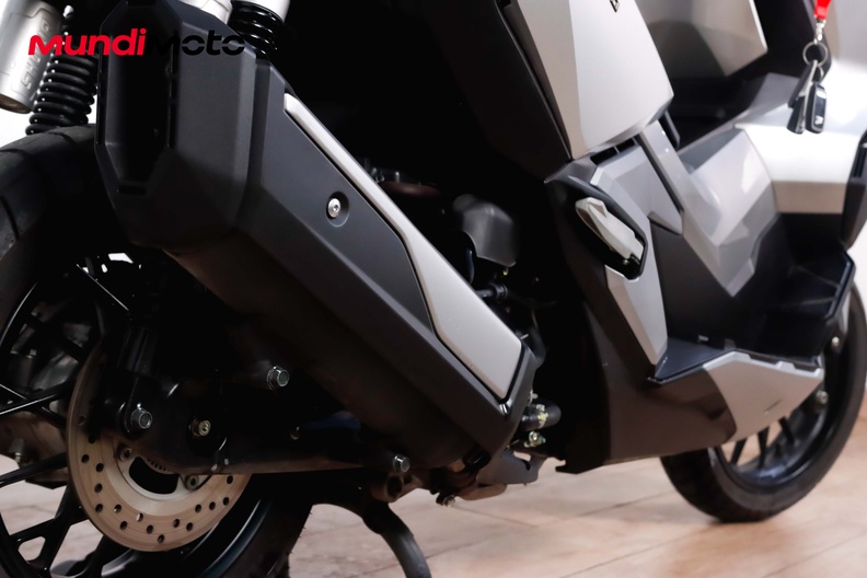 Motorbike image 3
