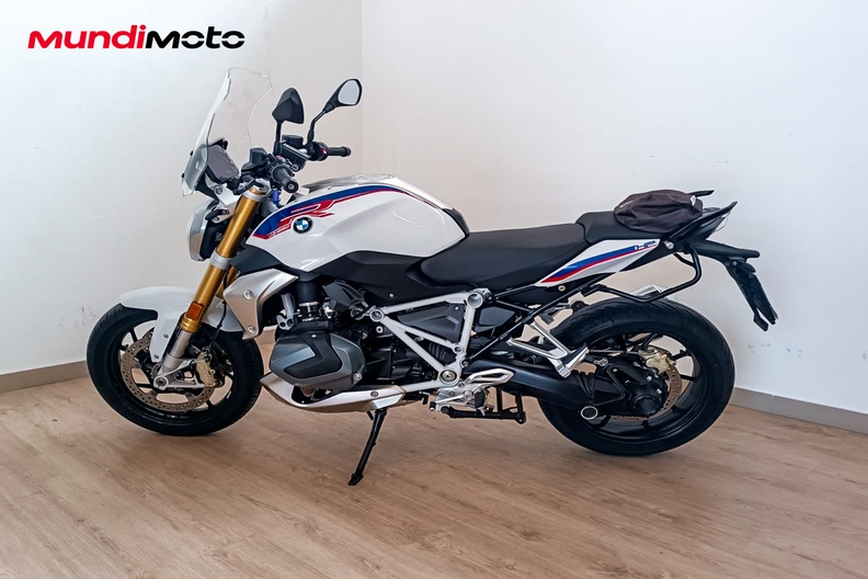 Motorbike image 5