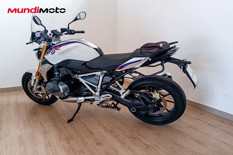 Motorbike image 7
